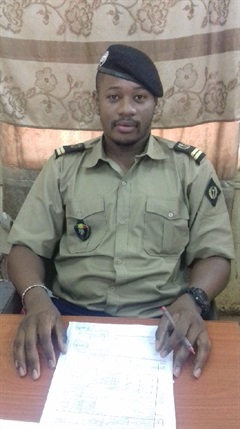 Agent de la Douane Vérification IM8